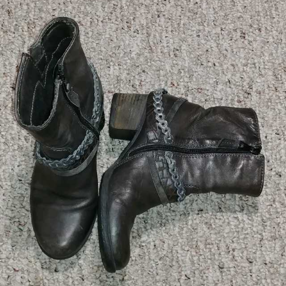 Mjus pewter colored heeled booties